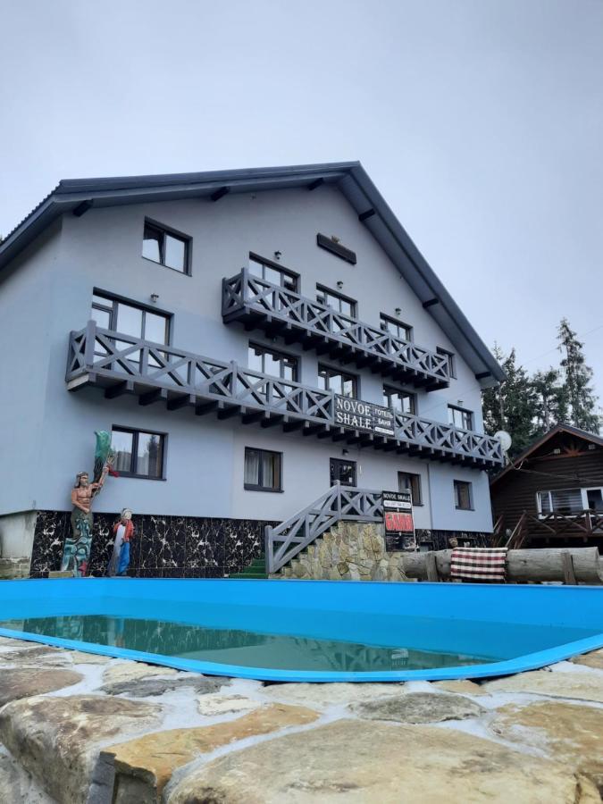 Hotel Novoe Shale ヤブルニツァ エクステリア 写真