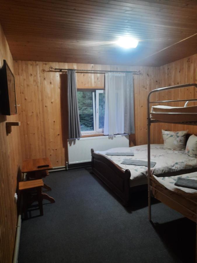 Hotel Novoe Shale ヤブルニツァ エクステリア 写真