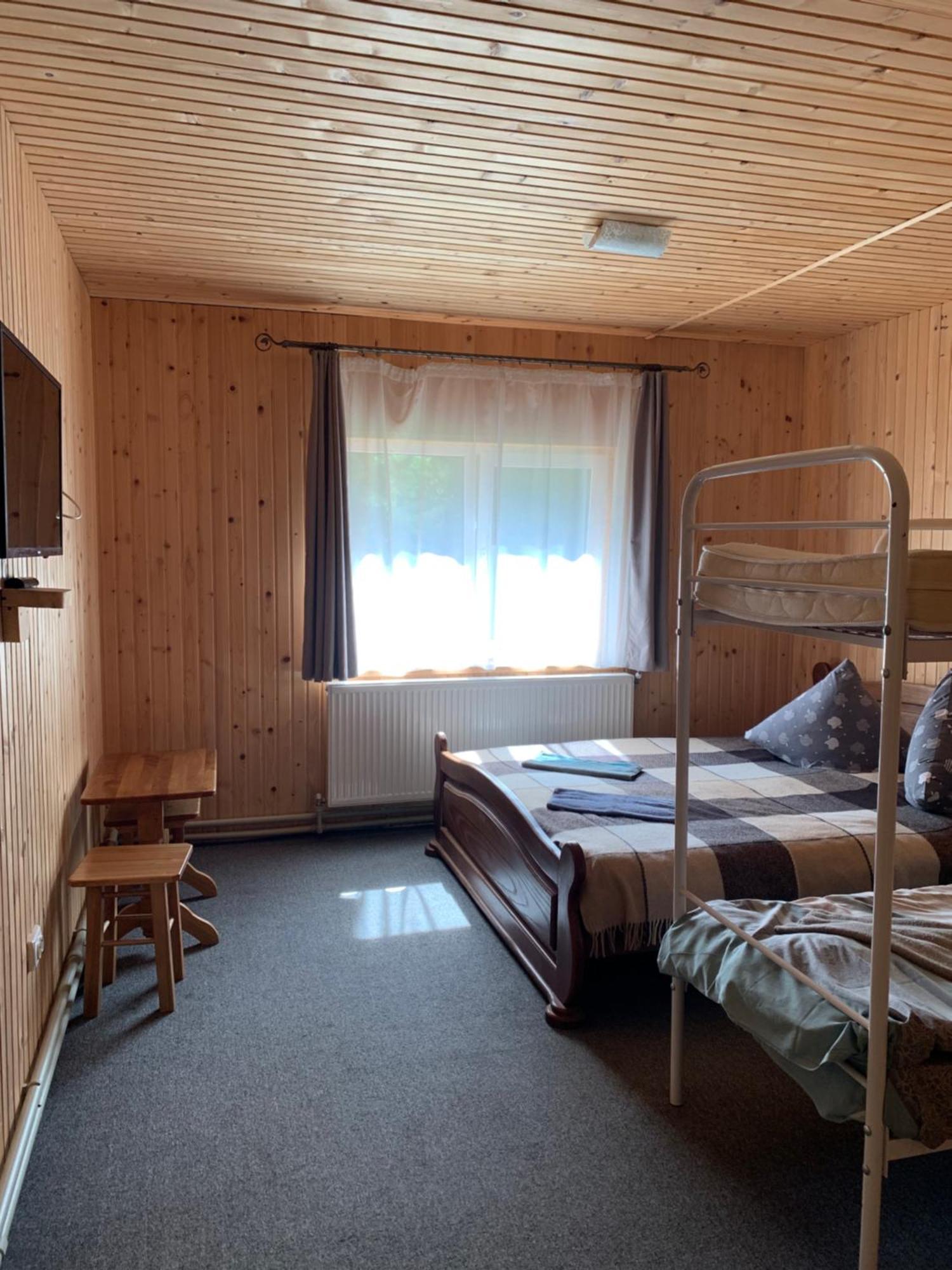 Hotel Novoe Shale ヤブルニツァ エクステリア 写真