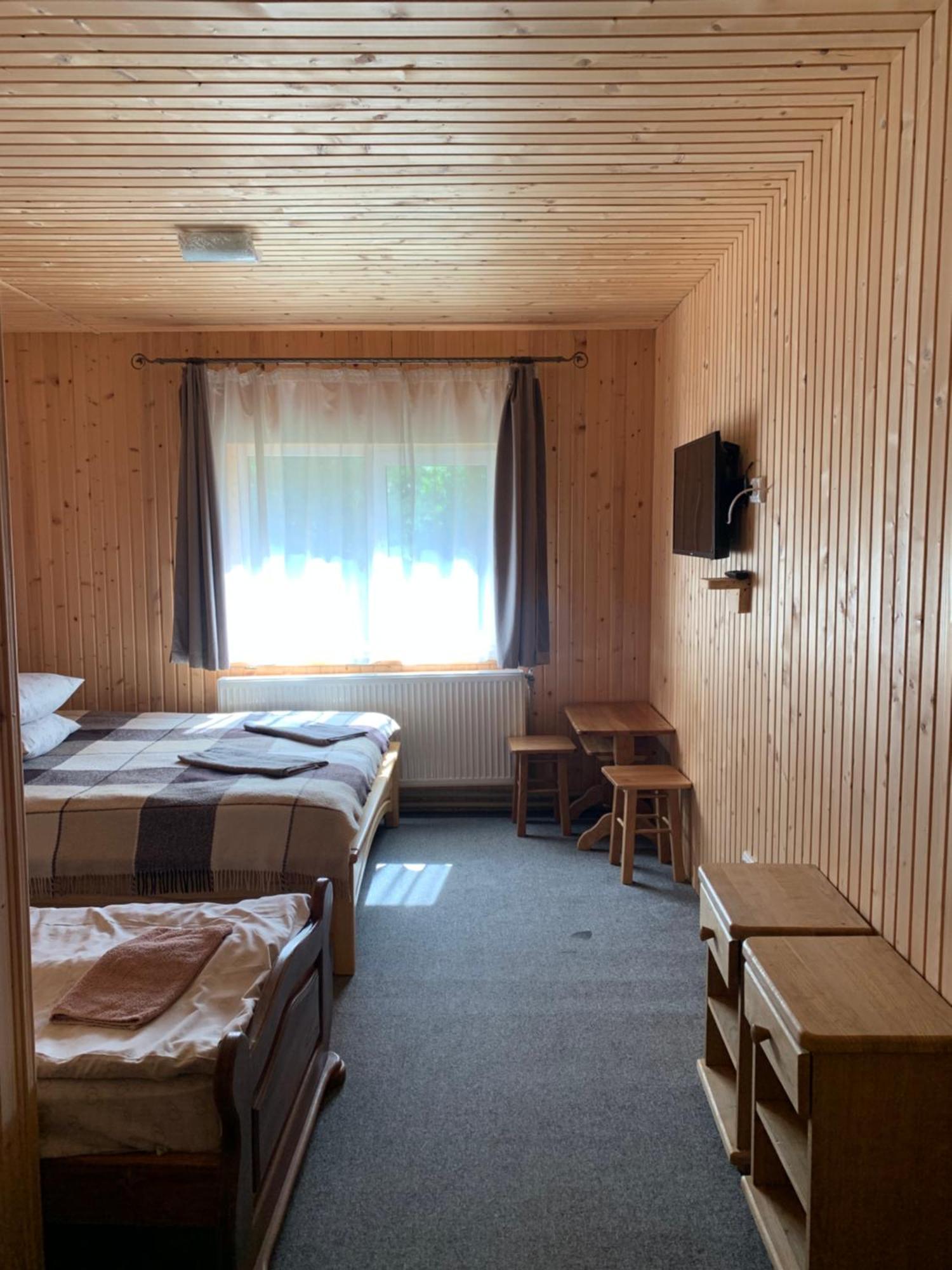 Hotel Novoe Shale ヤブルニツァ エクステリア 写真