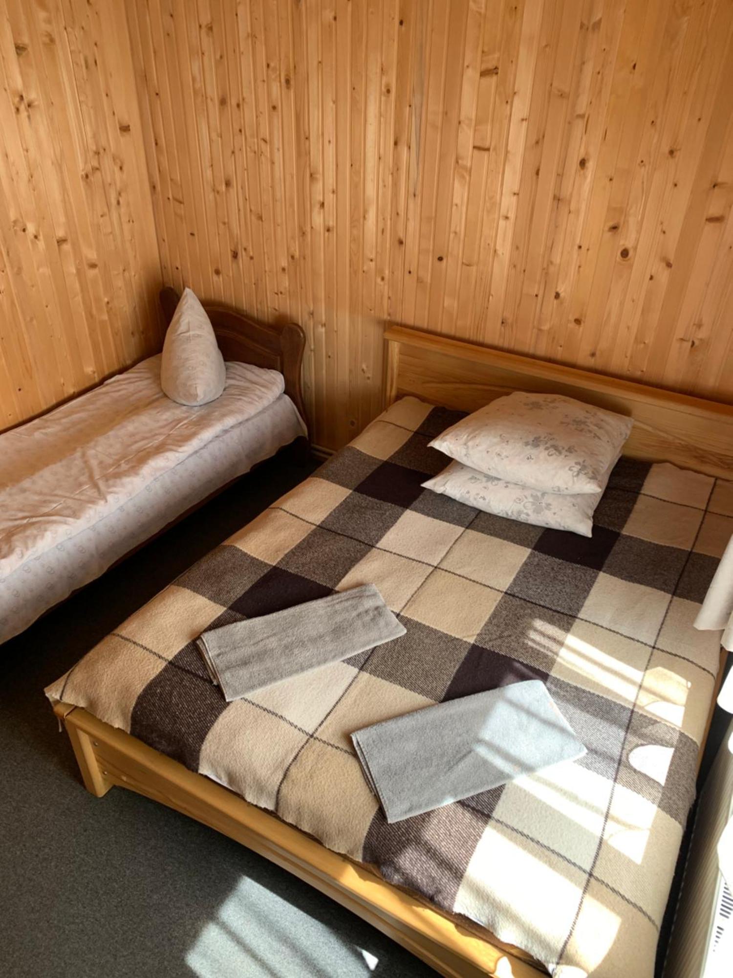 Hotel Novoe Shale ヤブルニツァ エクステリア 写真