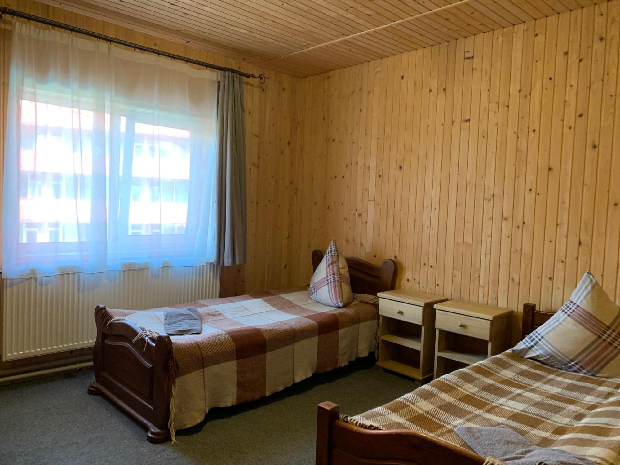 Hotel Novoe Shale ヤブルニツァ エクステリア 写真