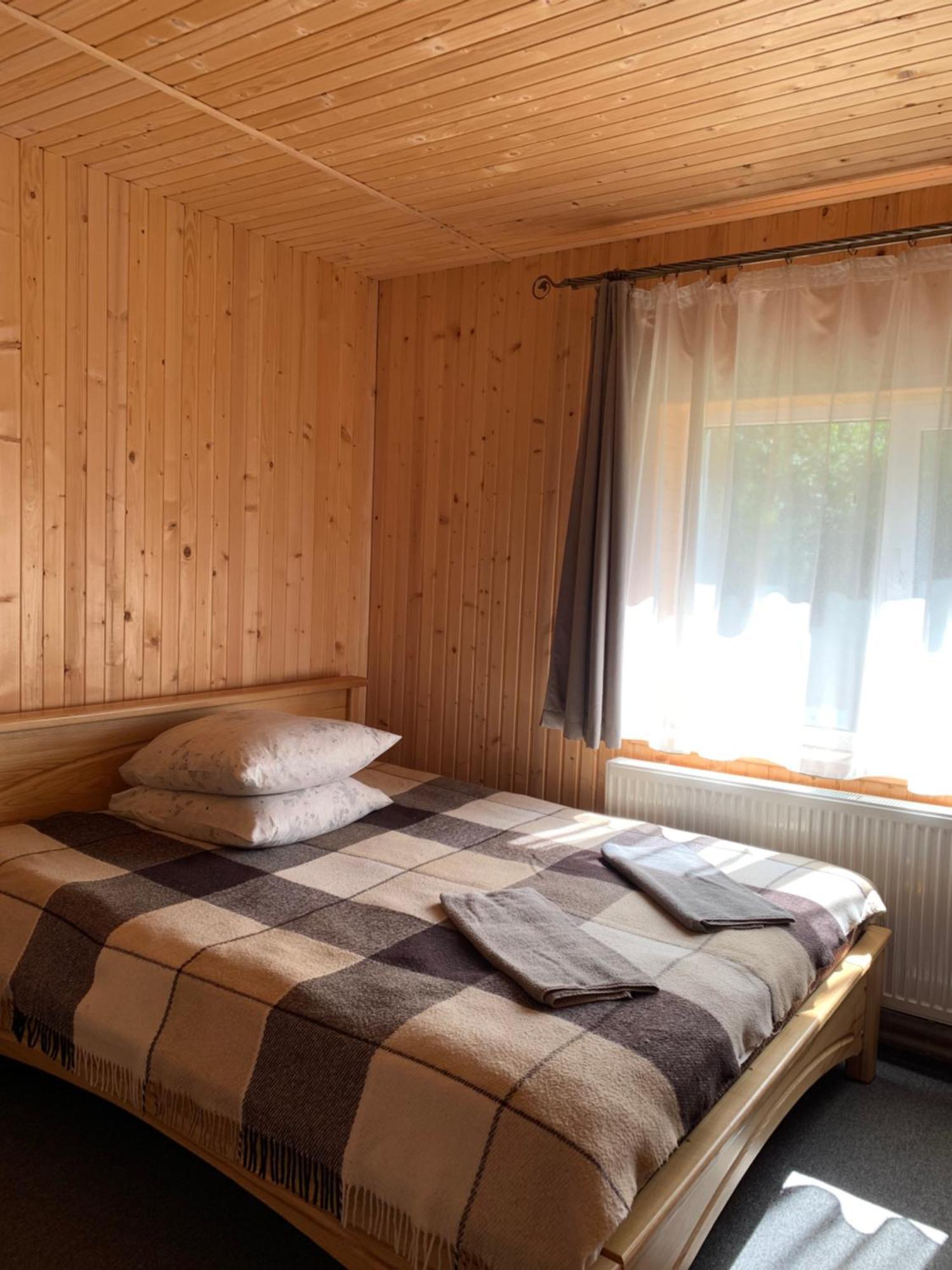 Hotel Novoe Shale ヤブルニツァ エクステリア 写真