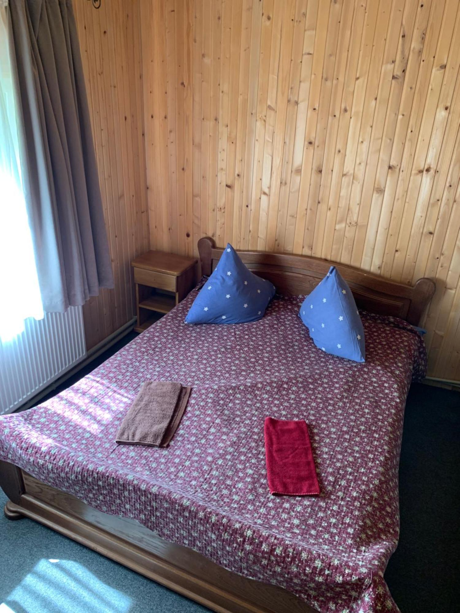 Hotel Novoe Shale ヤブルニツァ エクステリア 写真