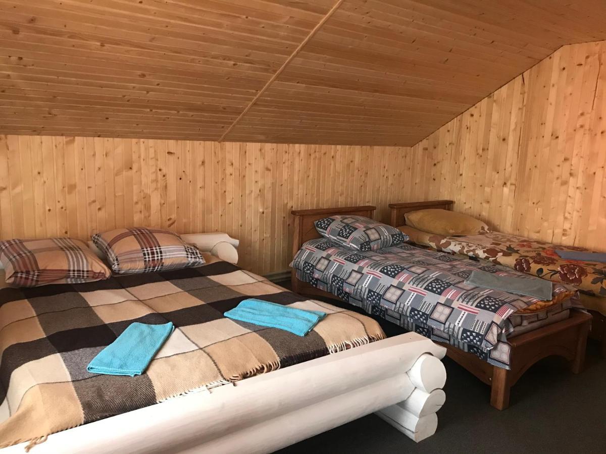 Hotel Novoe Shale ヤブルニツァ エクステリア 写真